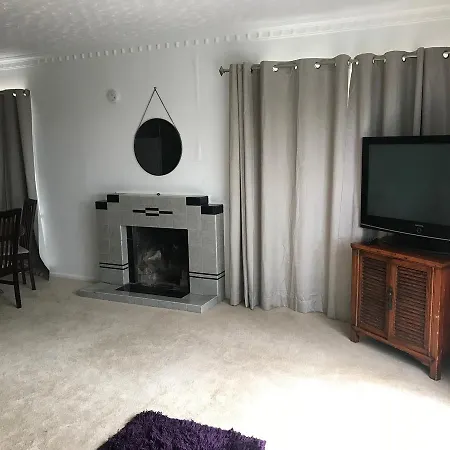Forbes Grove Budget Private Rooms